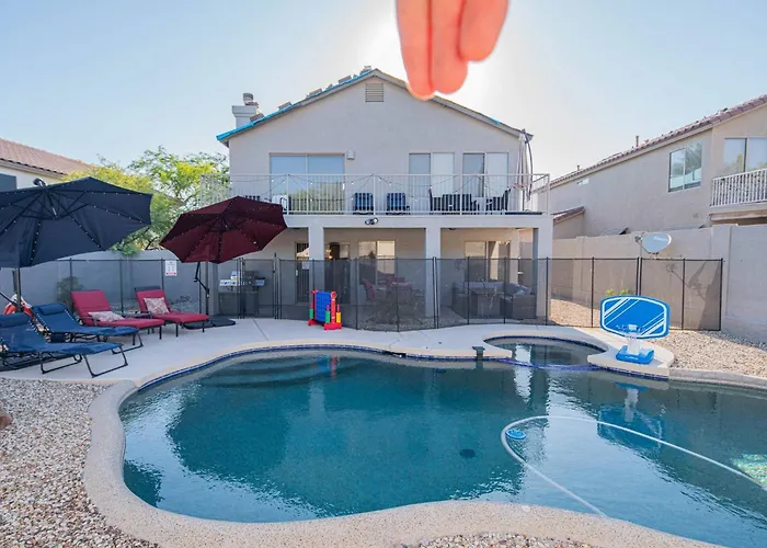 New Desert Daze, Near Golf, Heated Pool+spa, 12ppl *