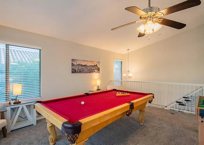 Holiday home New Desert Daze, Near Golf, Heated Pool+spa, 12ppl *