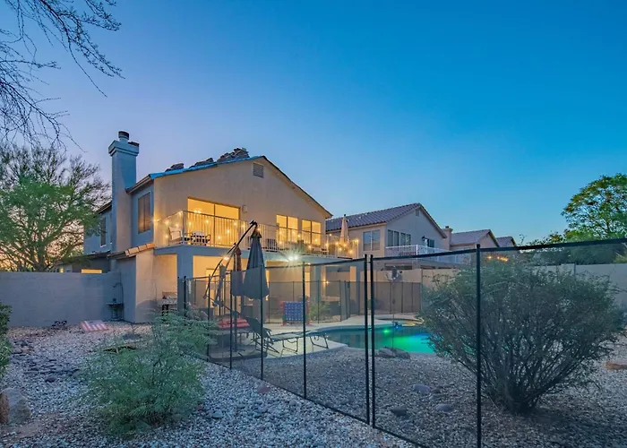 New Desert Daze, Near Golf, Heated Pool+spa, 12ppl *