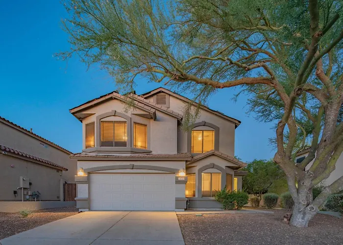 New Desert Daze, Near Golf, Heated Pool+spa, 12ppl Scottsdale