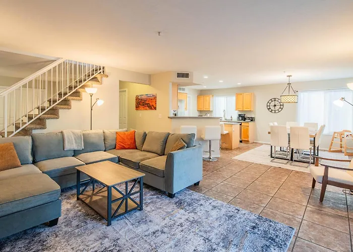 New Desert Daze, Near Golf, Heated Pool+spa, 12ppl *