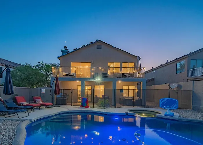New Desert Daze, Near Golf, Heated Pool+spa, 12ppl * Scottsdale
