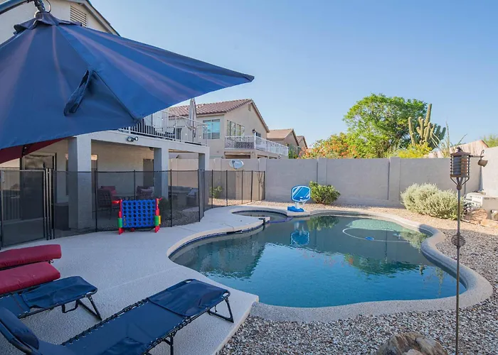 Holiday home New Desert Daze, Near Golf, Heated Pool+spa, 12ppl